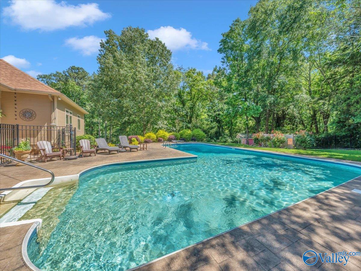 105 Chasewood Cove, Scottsboro, Alabama image 3