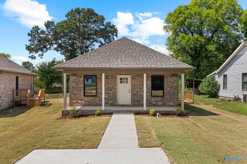 Homes For Sale - 111 N Fulton Street<br/> Florence, AL 35630