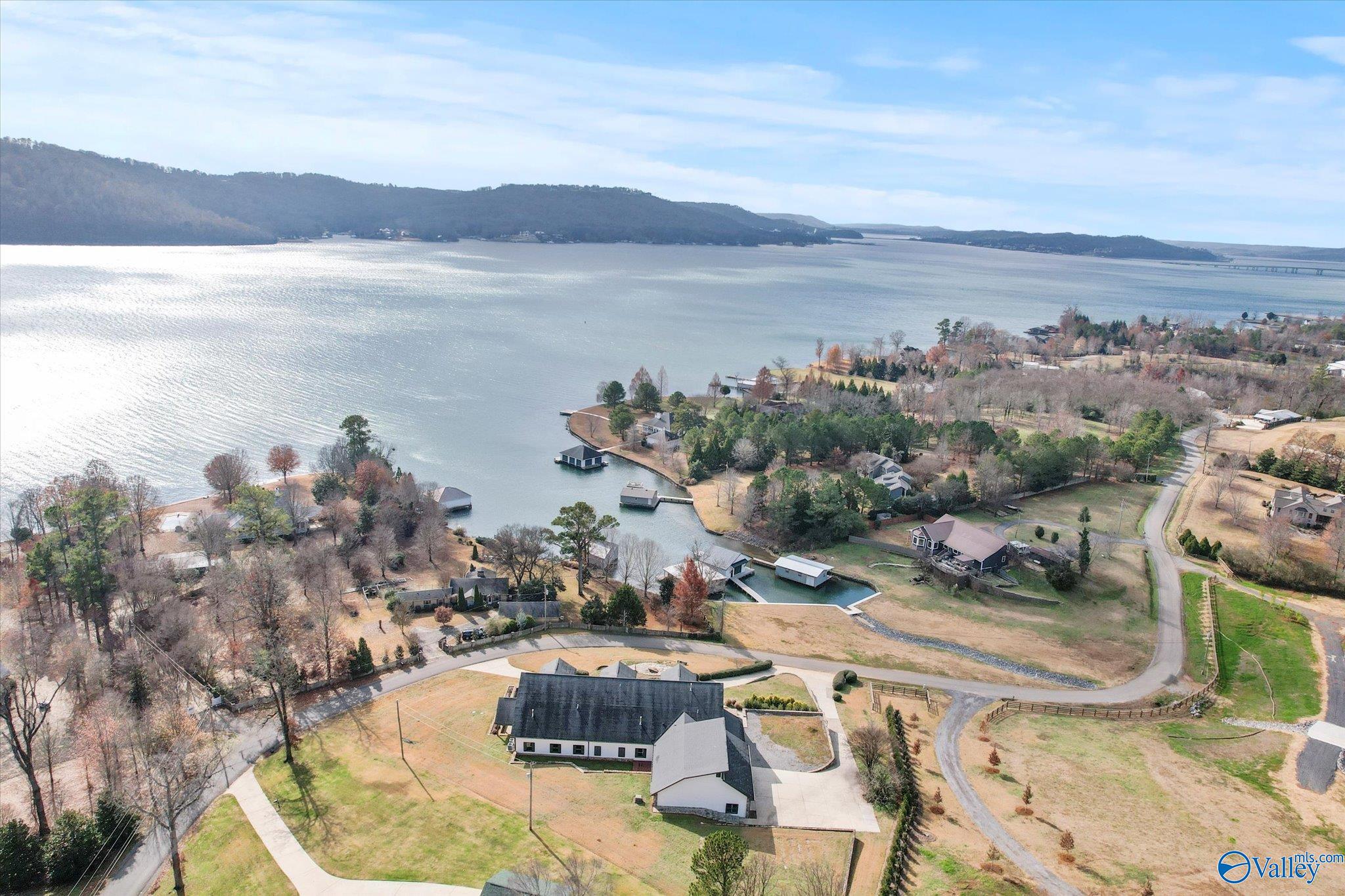 2195 Buck Island Drive, Guntersville, Alabama image 44