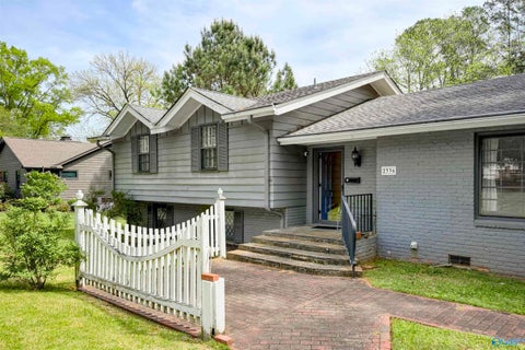 Homes For Sale - 2336 Meadowbrook Road<br/> Decatur, AL 35601