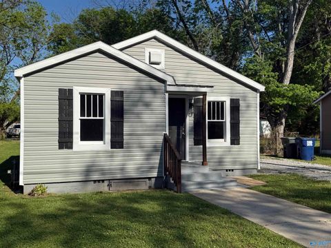 Homes For Sale - 2614 Huntsville Street<br/> Huntsville, AL 35811