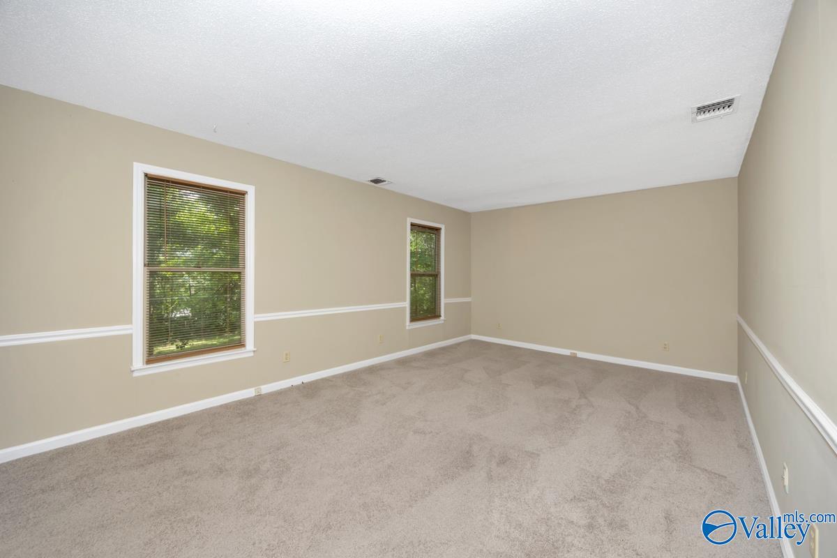2048 Woodlawn Drive SW 2048