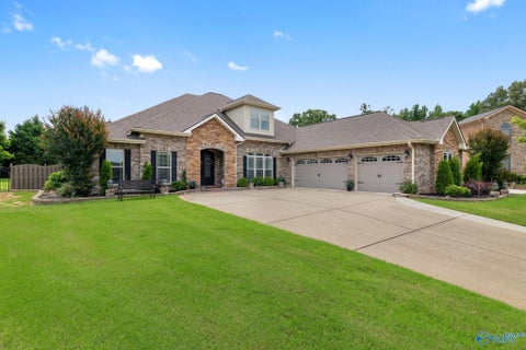 Homes For Sale - 25 Bannut Court<br/> Madison County, Huntsville, AL 35824