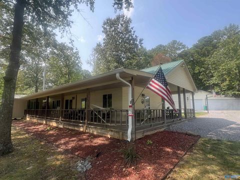 Homes For Sale - 575 County Road 102<br/> Cedar Bluff, AL 35959