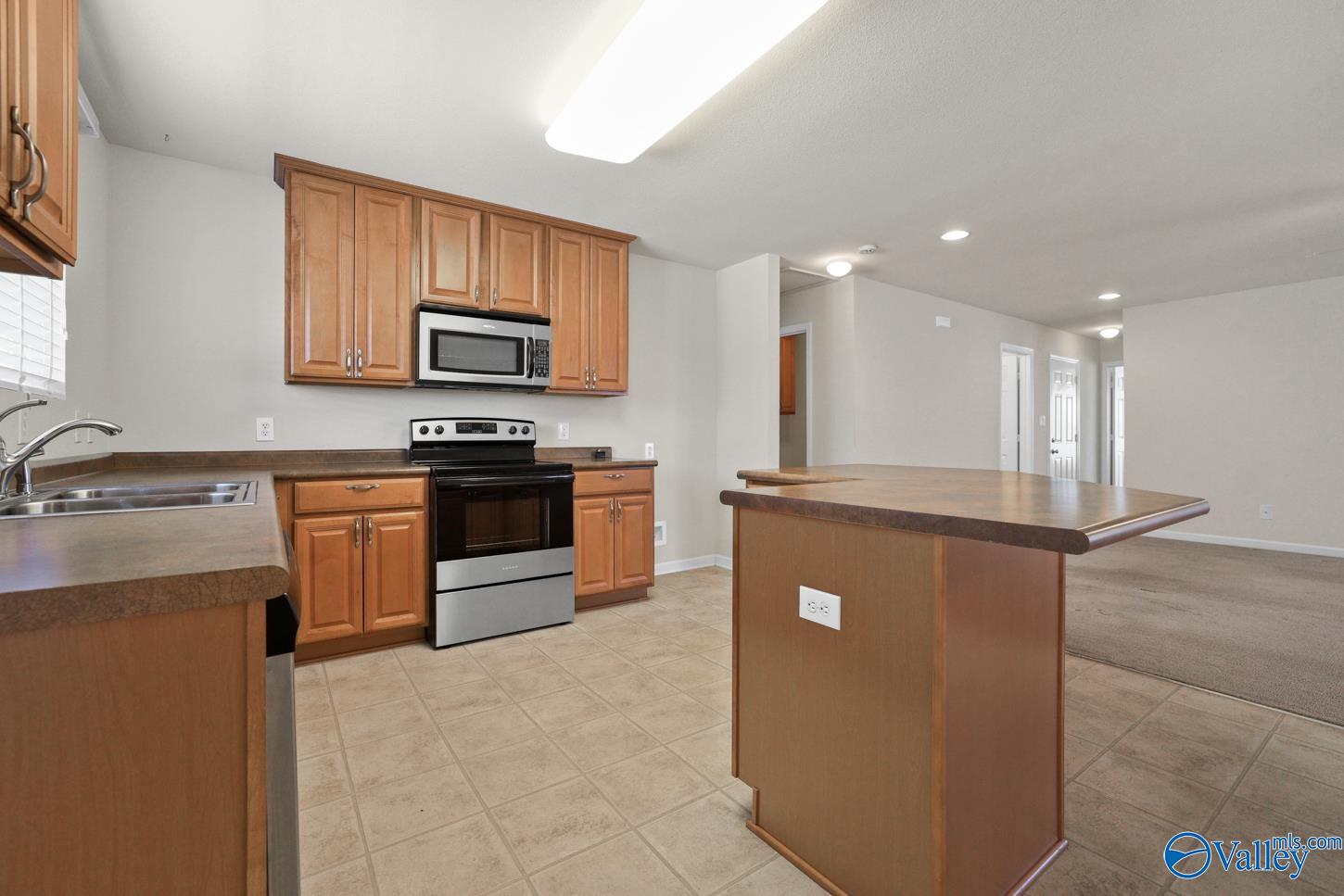 15318 Tyler Mill Drive, Athens, Alabama image 14