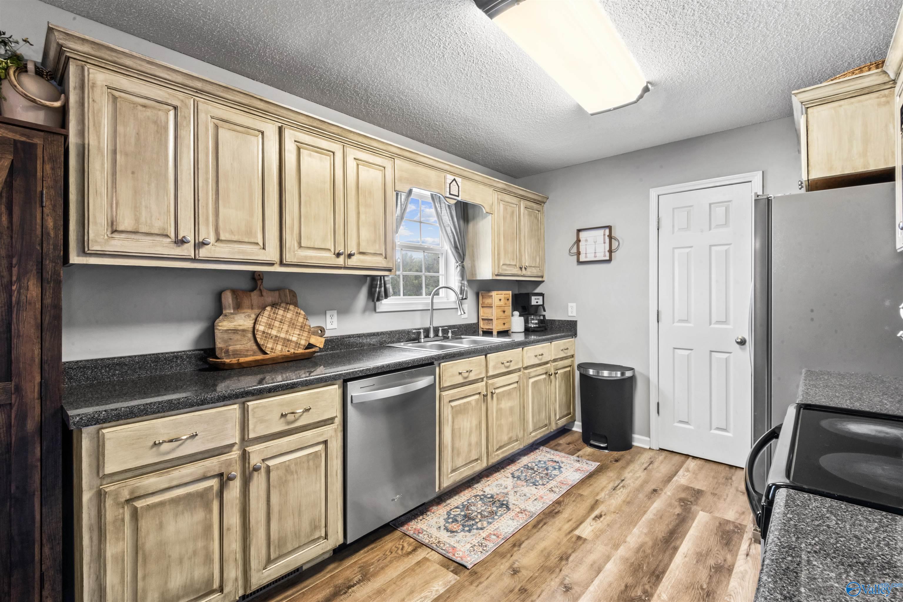 215 Granite Circle, Albertville, Alabama image 10
