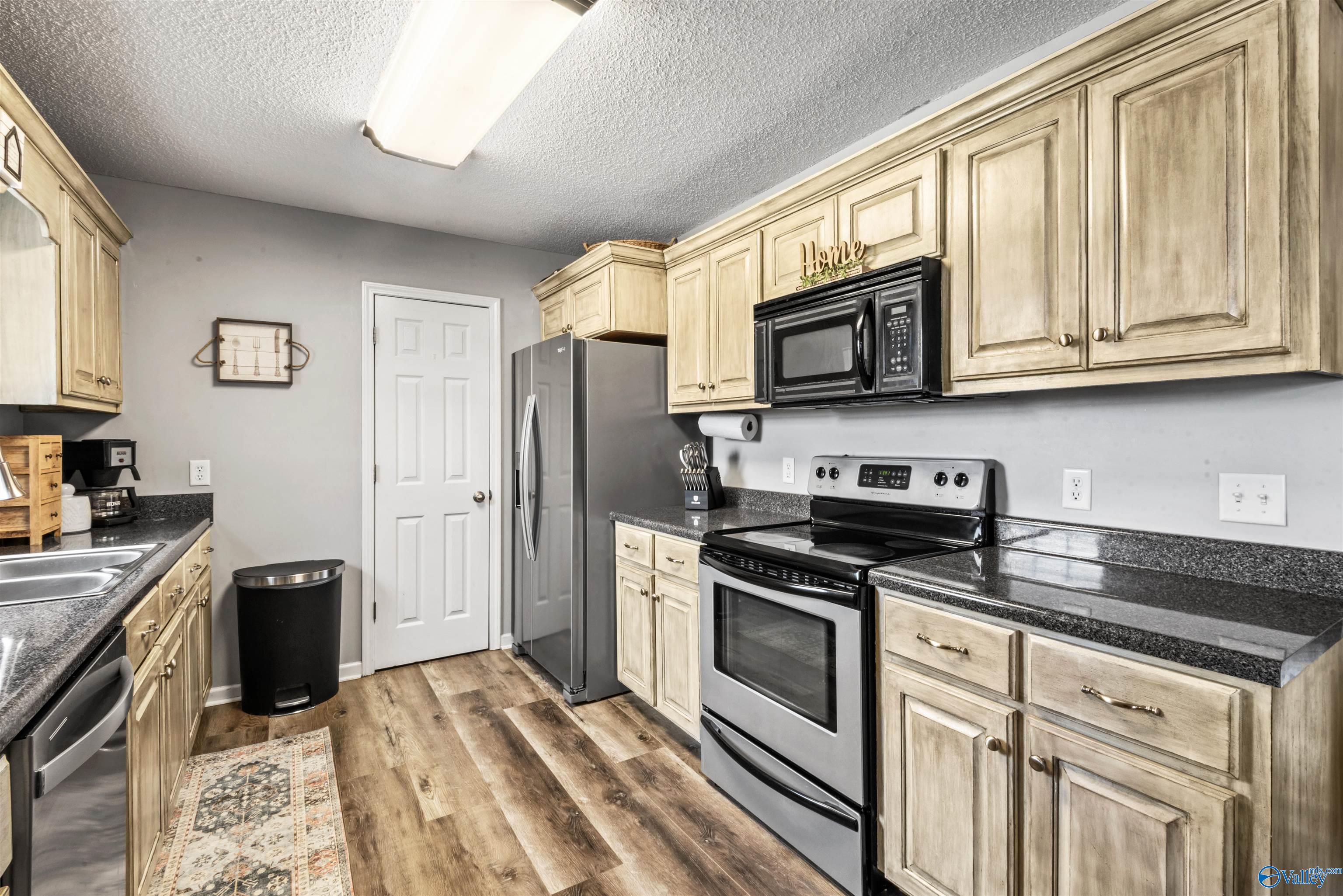 215 Granite Circle, Albertville, Alabama image 11