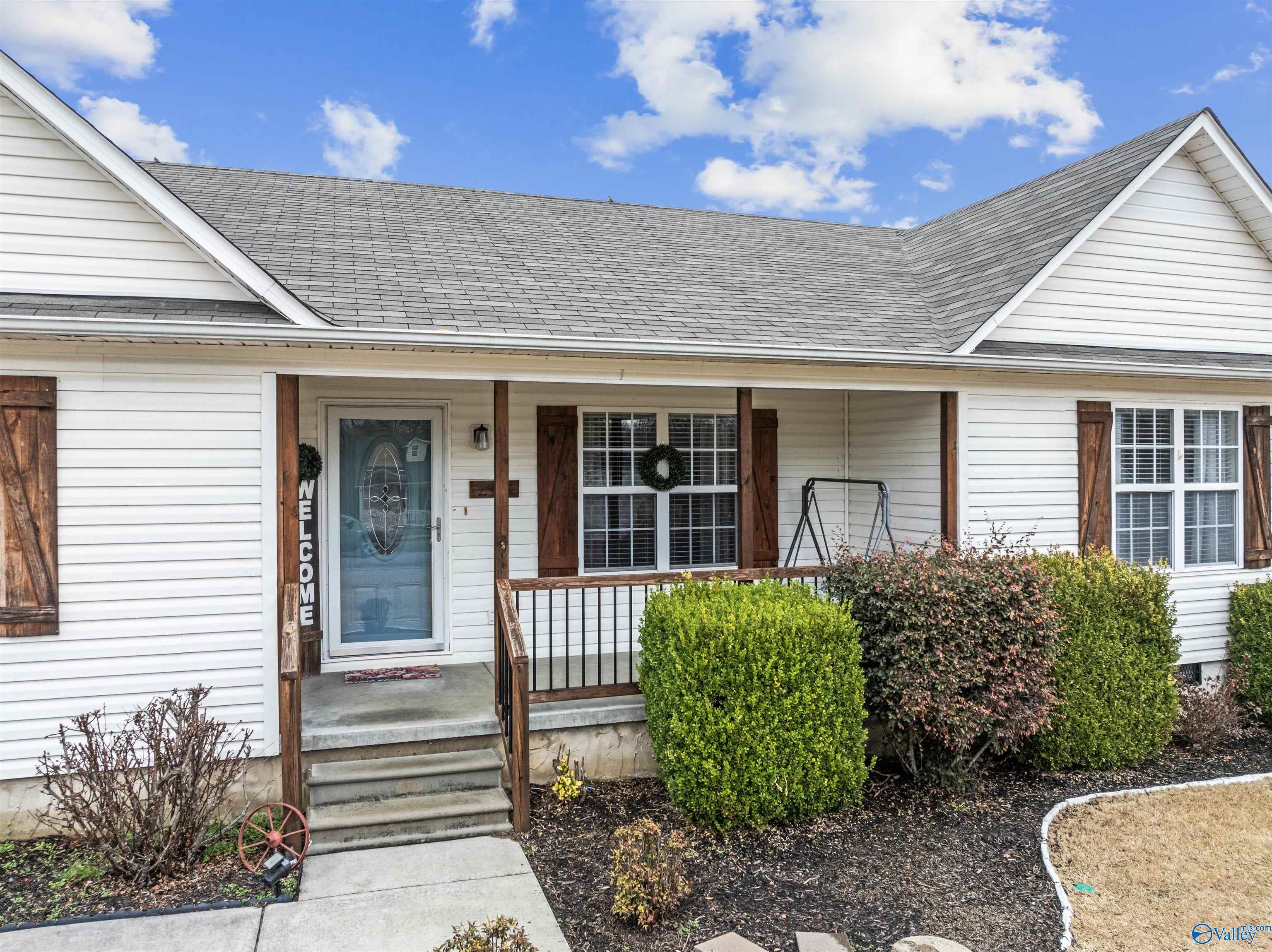 215 Granite Circle, Albertville, Alabama image 3