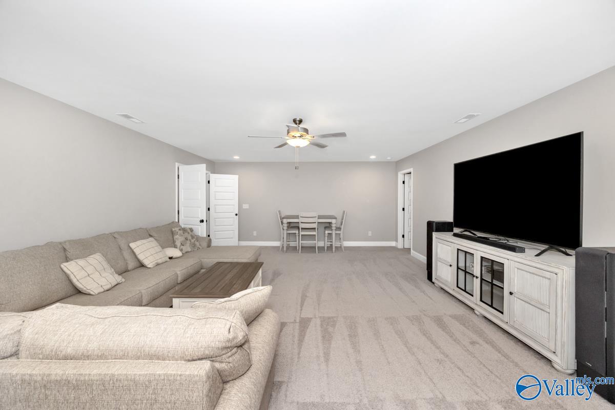 7528 Flint Crossing Circle, Owens Cross Roads, Alabama image 33