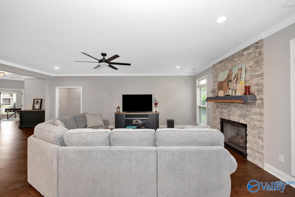 7528 Flint Crossing Circle, Owens Cross Roads, Alabama image 10