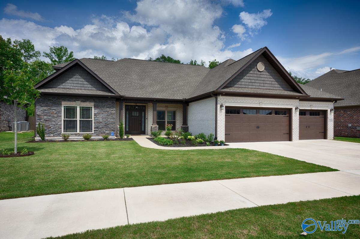 7528 Flint Crossing Circle, Owens Cross Roads, Alabama image 1
