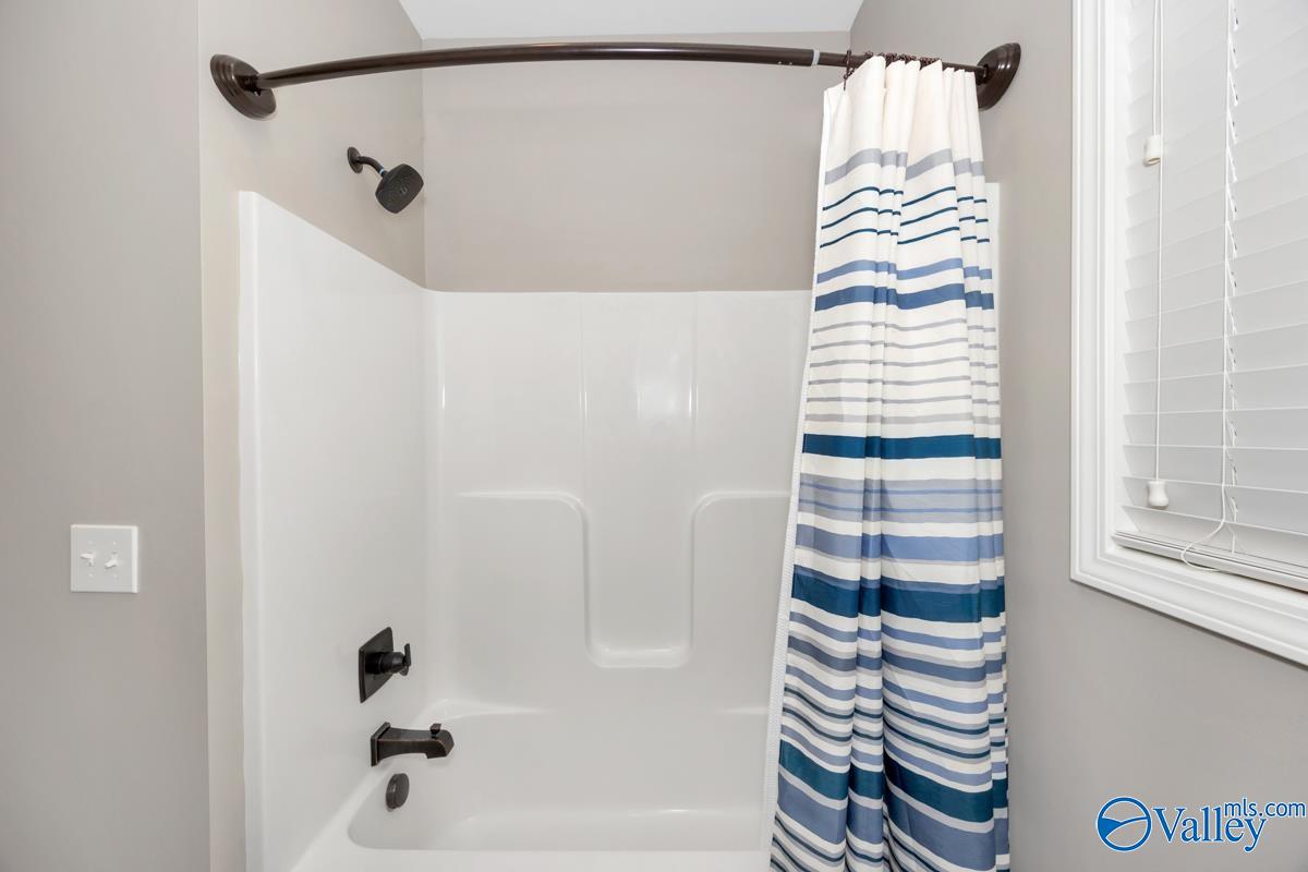 7528 Flint Crossing Circle, Owens Cross Roads, Alabama image 26