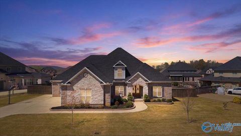 Homes For Sale - 8004 Farm Meadow Drive<br/> Owens Cross Roads, AL 35763