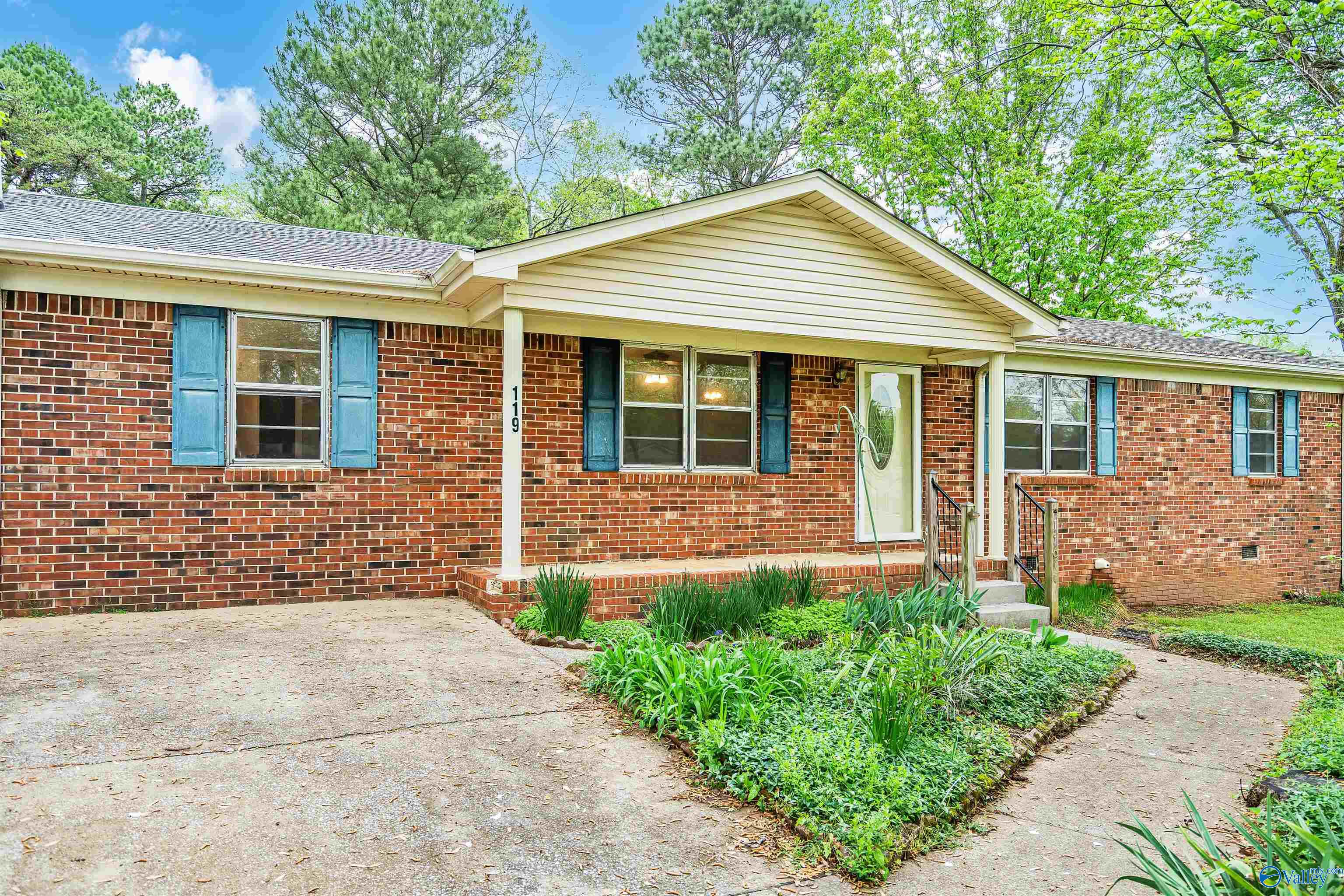 119 Beaver Run Drive, Madison, Alabama image 2