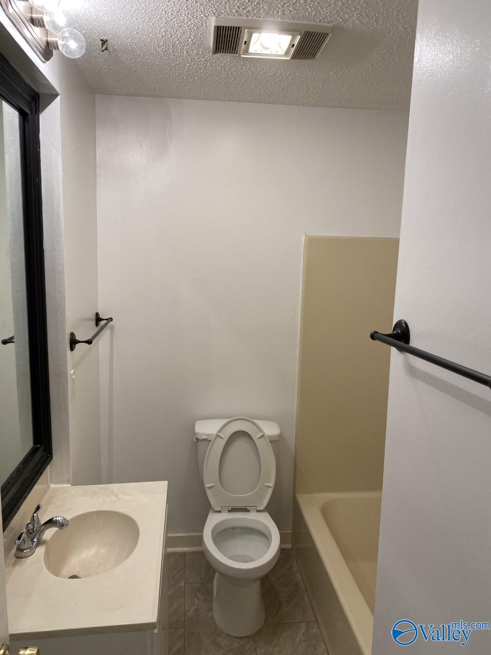 1332 Oshaughnessy Avenue NE 1234