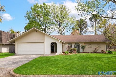 Homes For Sale - 1907 Waxleaf Green<br/> Huntsville, AL 35802