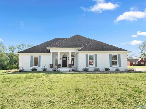 Homes For Sale - 202 N Briarwood Road<br/> Limestone County, Athens, AL 35613