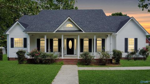 Photo of 17501 Martin Drive, Athens, AL 35611 (MLS # 21912678)