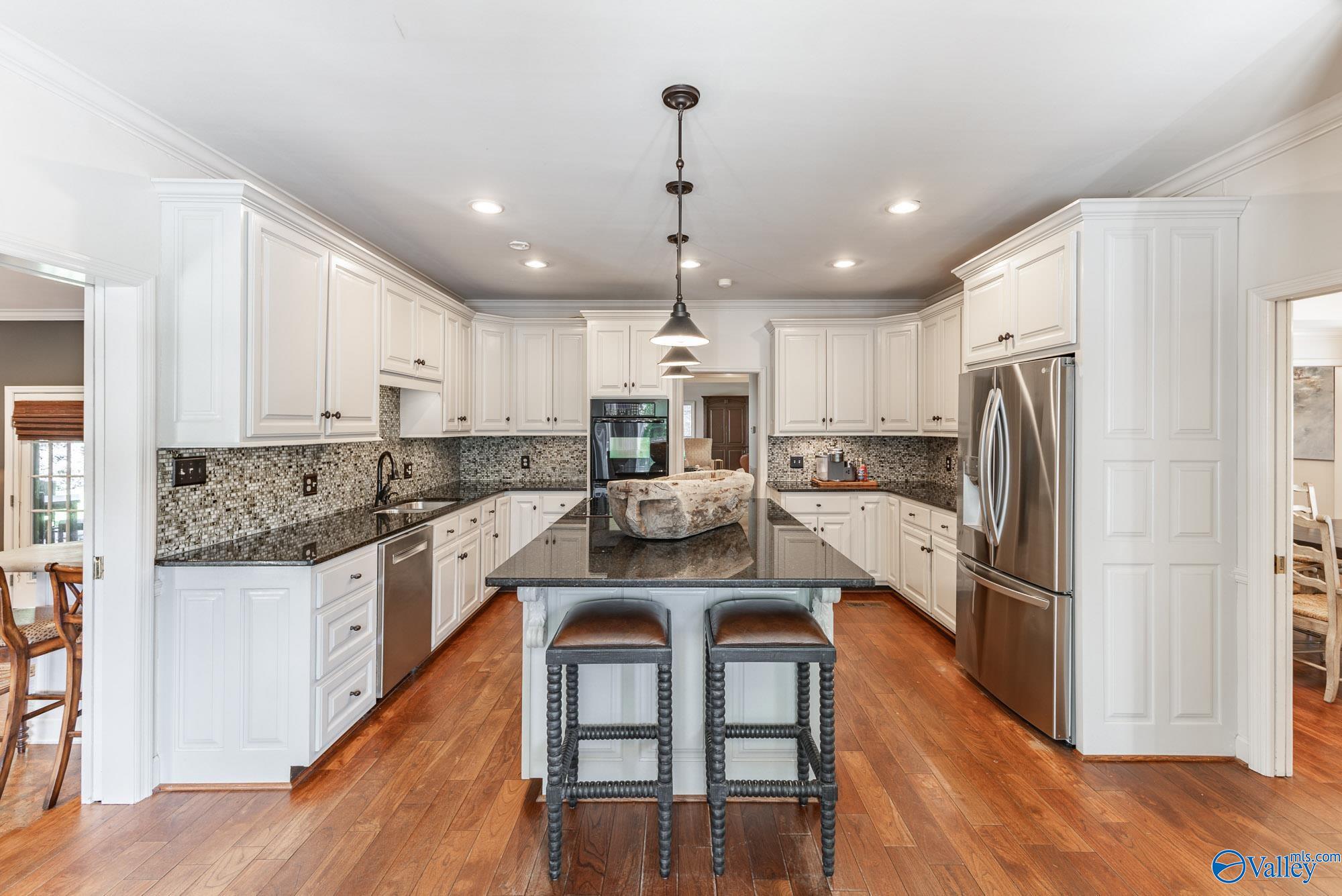 2401 Surrey Lane, Decatur, Alabama image 8