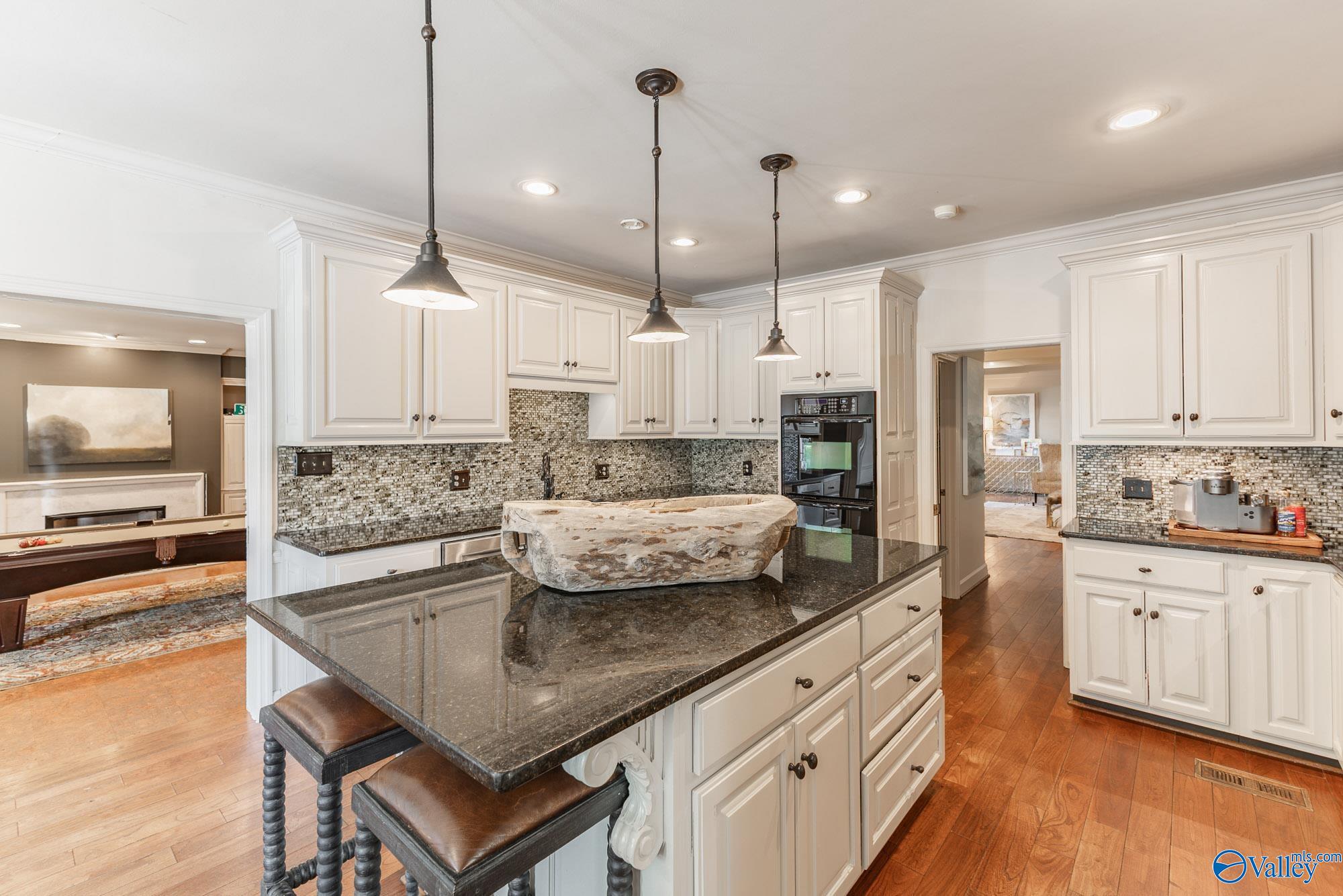 2401 Surrey Lane, Decatur, Alabama image 11