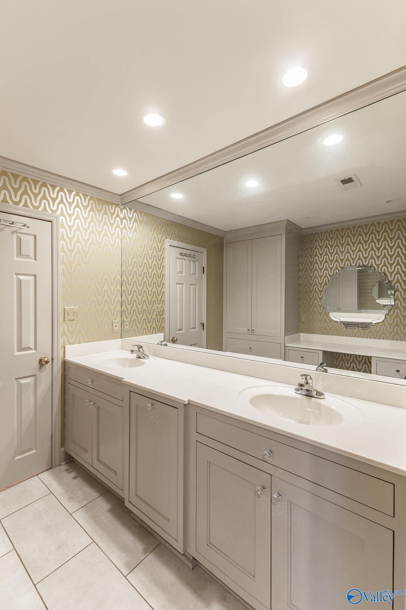 2401 Surrey Lane, Decatur, Alabama image 30