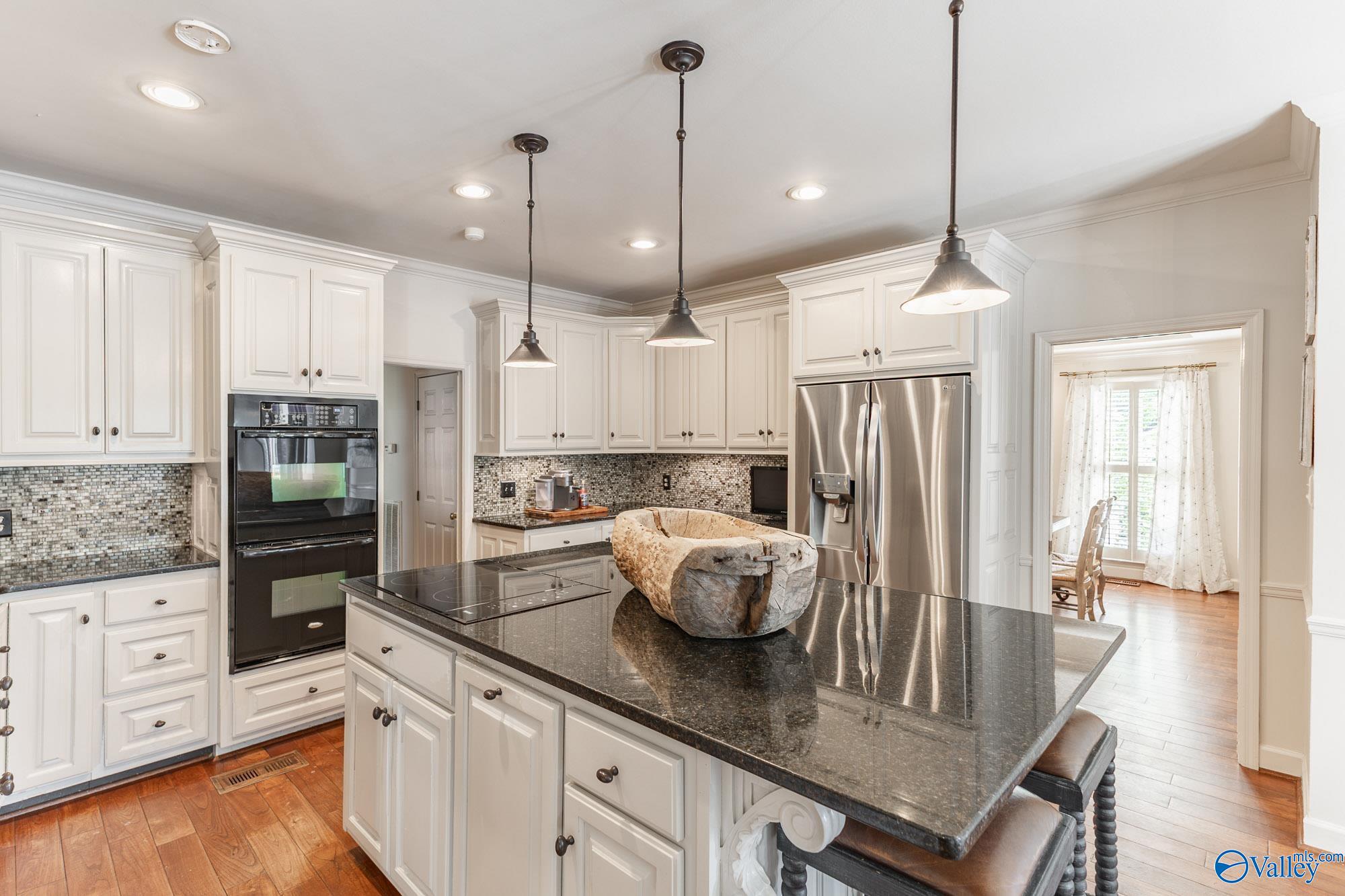 2401 Surrey Lane, Decatur, Alabama image 9