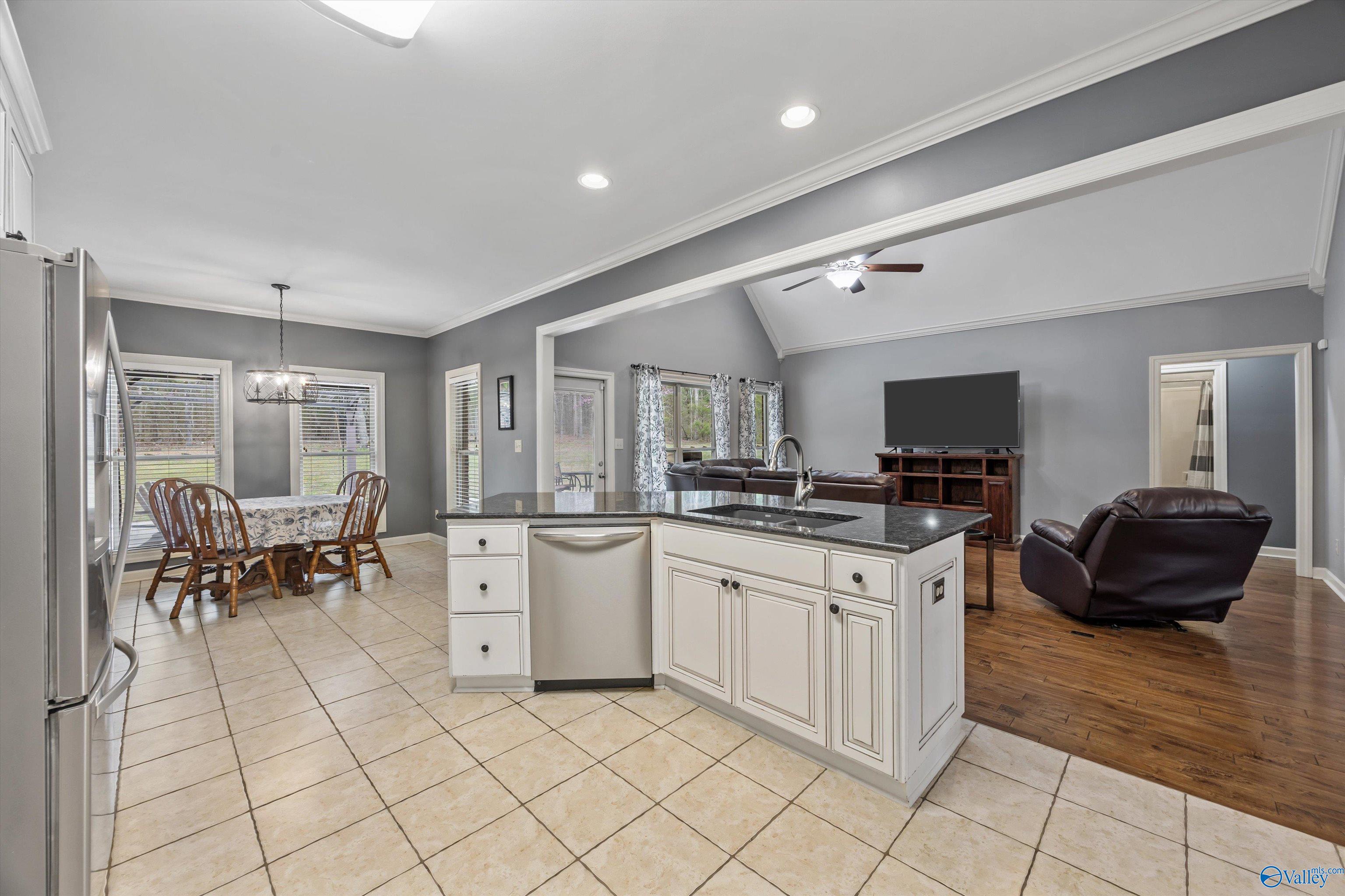 1194 Old Gurley Pike, New Hope, Alabama image 14