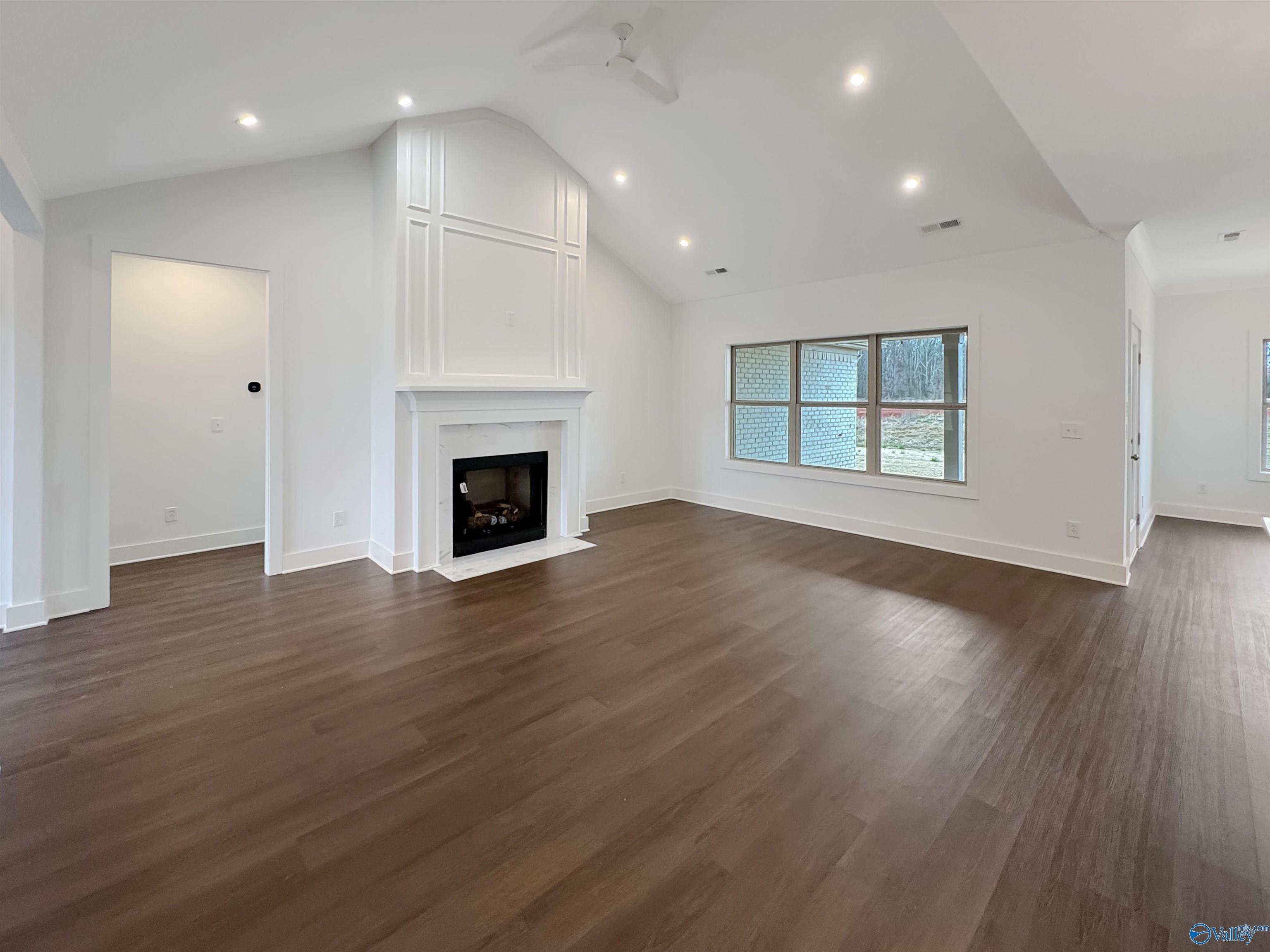 17205 Blue Briar Circle, Athens, Alabama image 16