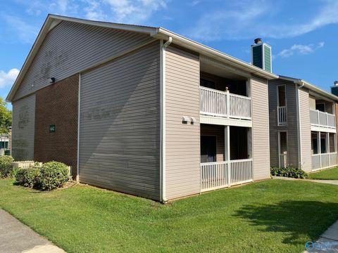 Photo of 6642 Willow Pointe Drive NW A #A, Huntsville, AL 35806 (MLS # 21911356)