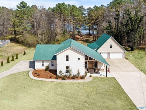 Homes For Sale - 120 Preston Cove Road<br/> Scottsboro, AL 35769