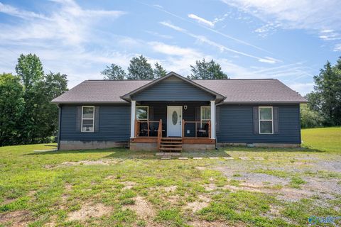 Homes For Sale - 596 County Road 104<br/> Stevenson, AL 35772
