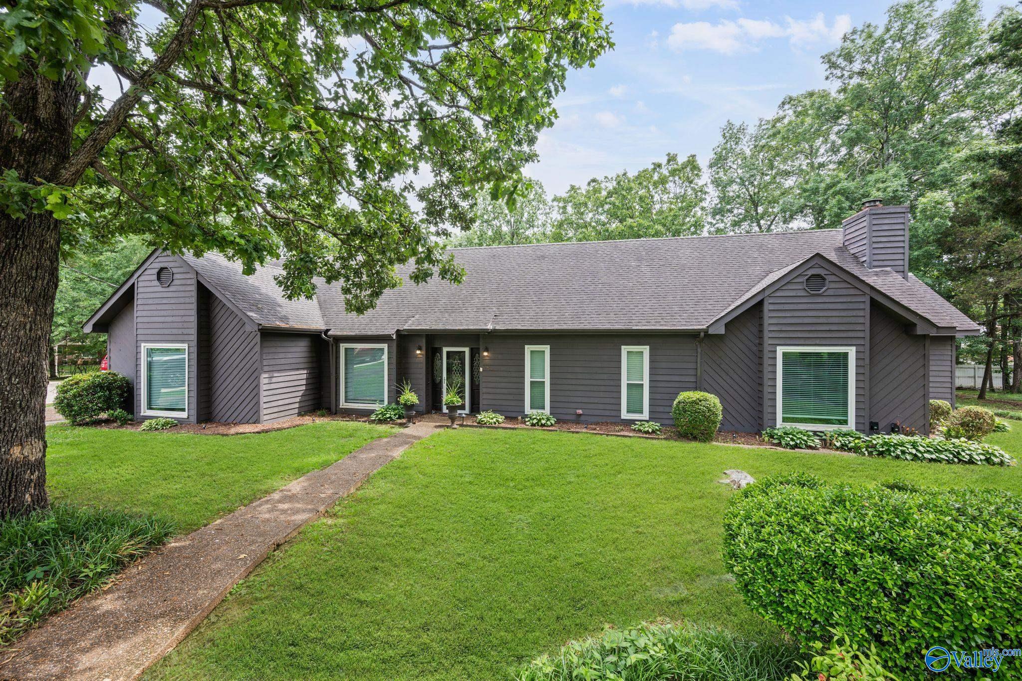 3414 Stillwood Drive, Decatur, Alabama image 1