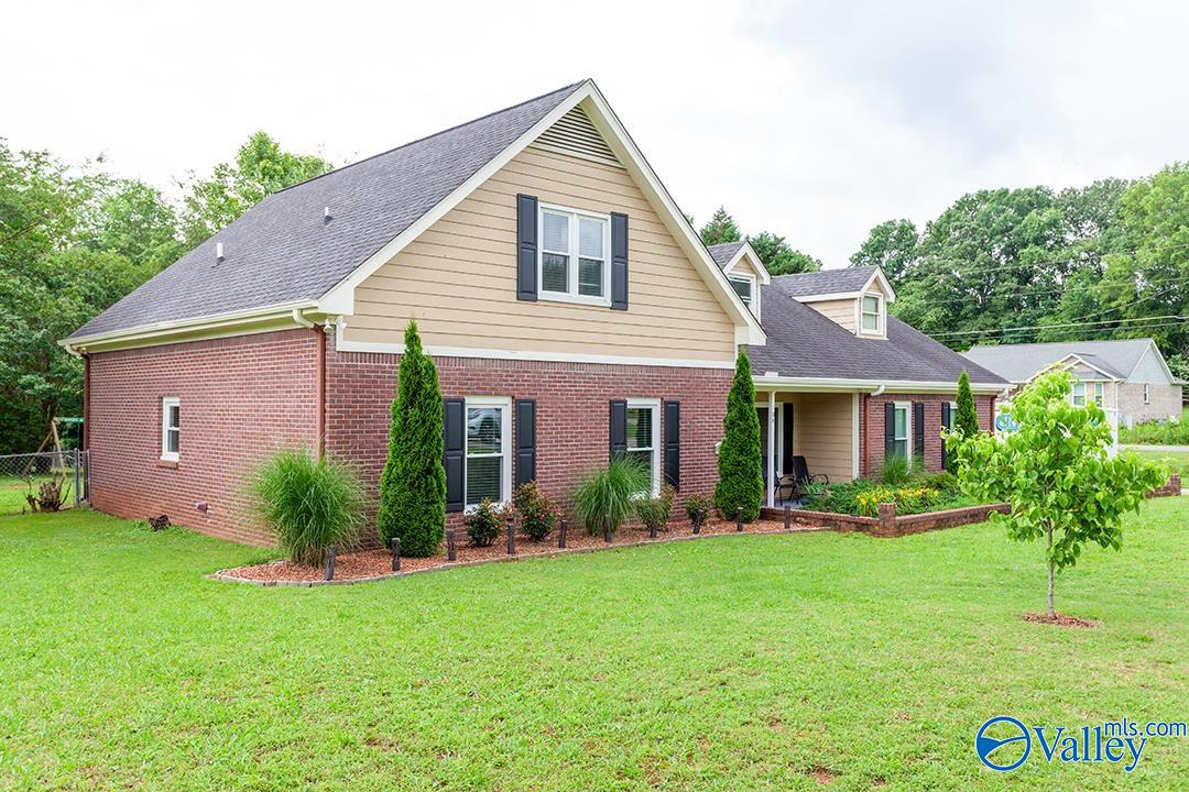 104 Pebblecreek Drive, Harvest, Alabama image 2