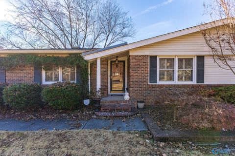 Homes For Sale - 10212 Melanie Drive<br/> Huntsville, AL 35803