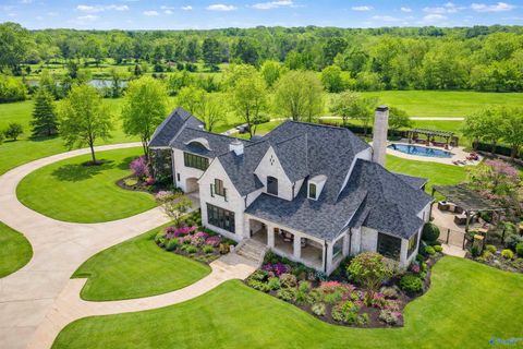 Photo of 2215 Red Bank Road, Decatur, AL 35603 (MLS # 21912137)