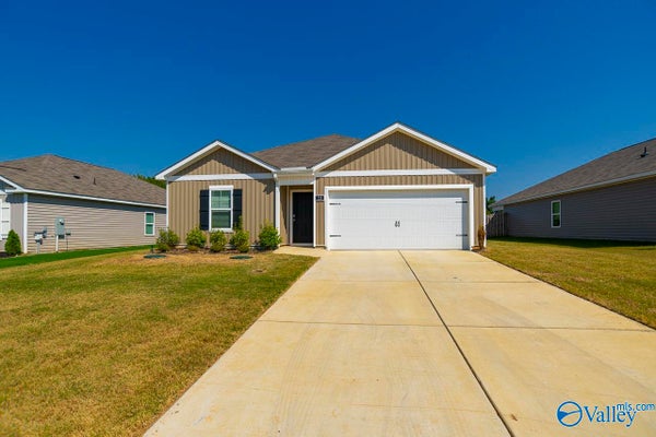 123 TRESTLE POINT DR, HARVEST, AL 35749 - Image 4a0dfe75cafdccd970e081d3c219a370/2103492542