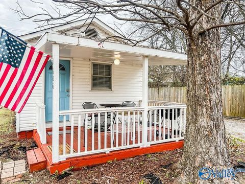 Homes For Sale - 606 Schiffman Street<br/> Huntsville, AL 35801