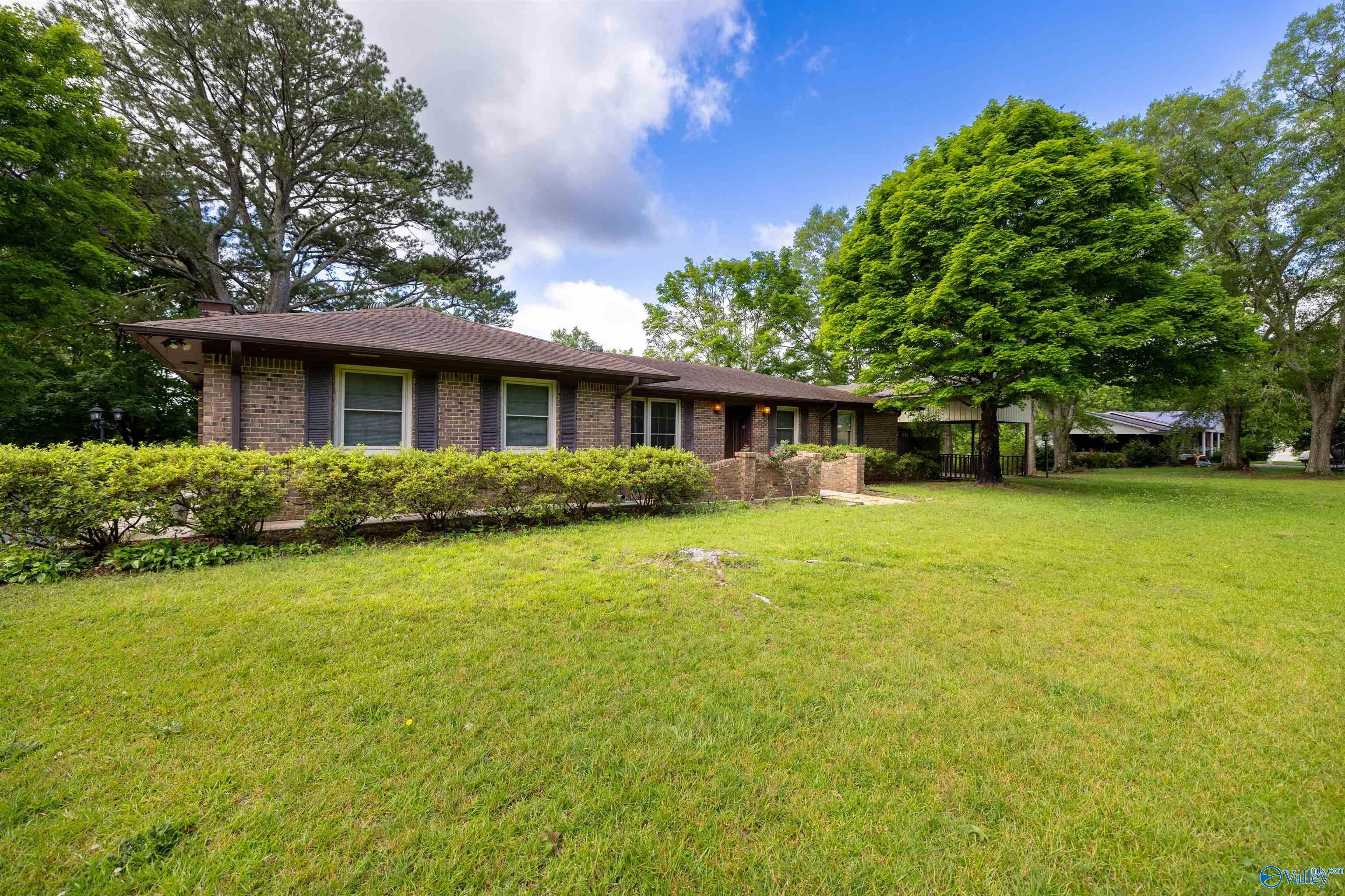 487 Rock Cliff Road, Hamilton, Alabama image 2