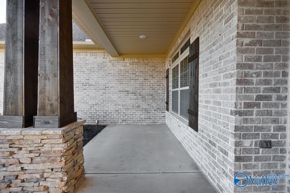 367 Kendallwood Drive, Meridianville, Alabama image 5
