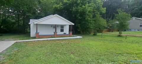 Photo of 222 Justice Street N, Crossville, AL 35962 (MLS # 21919243)
