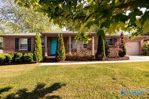 Homes For Sale - 11506 Maplecrest Drive<br/> Huntsville, AL 35803