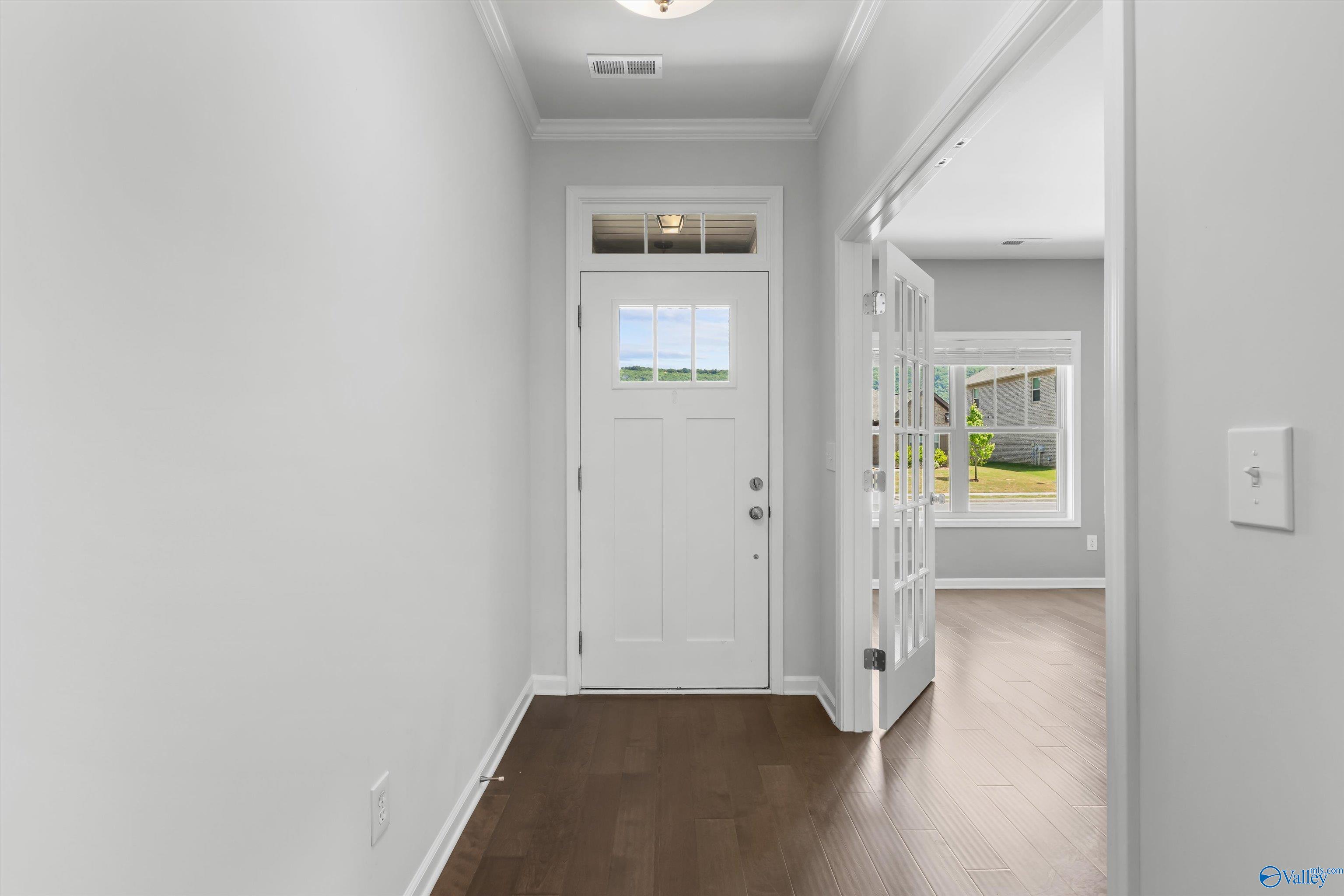 212 Jubilee Circle SE