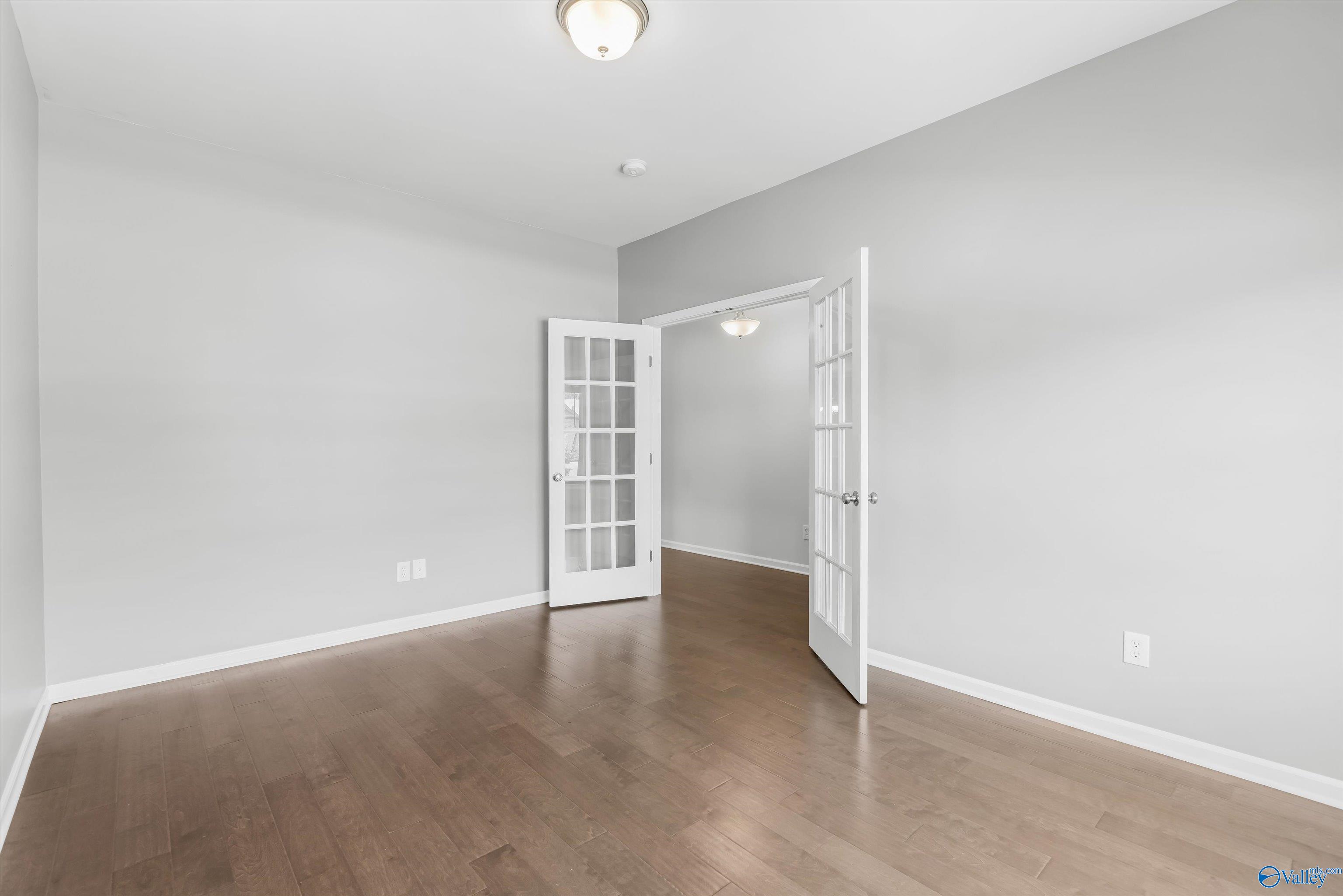 212 Jubilee Circle SE