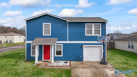 Photo of 301 Kenneth Boulevard NW, Madison, AL 35757 (MLS # 21911439)