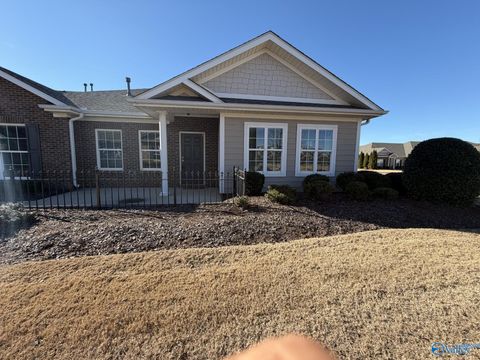 Condo For Sale - 14 Moore Farm Circle #14<br/> Huntsville, AL 35806