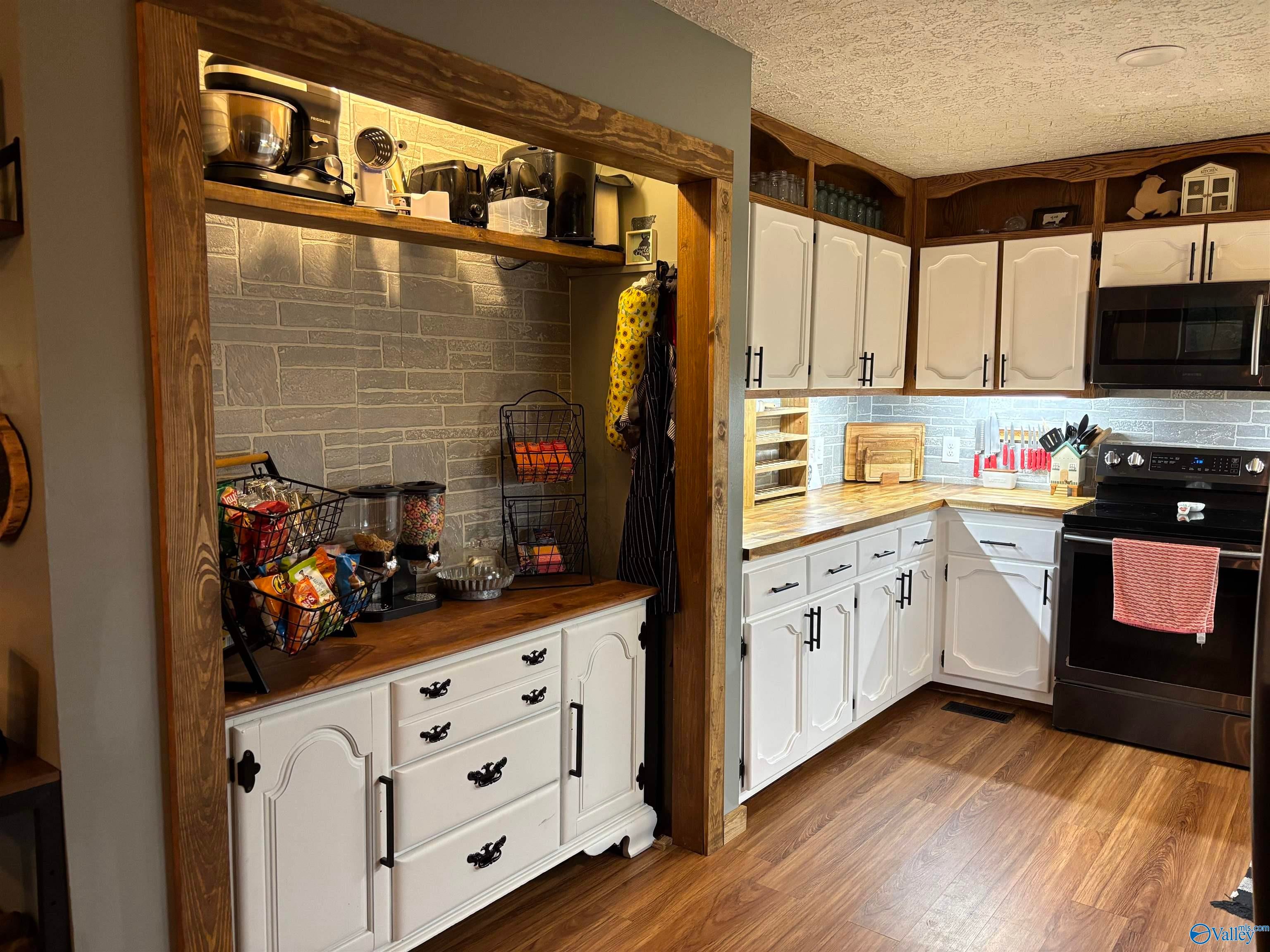 1930 County Road 212