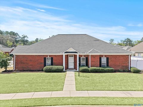 Homes For Sale - 2511 Millwood Circle<br/> Huntsville, AL 35803