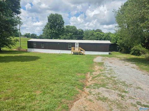 Mobile Home For Sale - 13458 Hickory Hills Road<br/> Athens, AL 35614