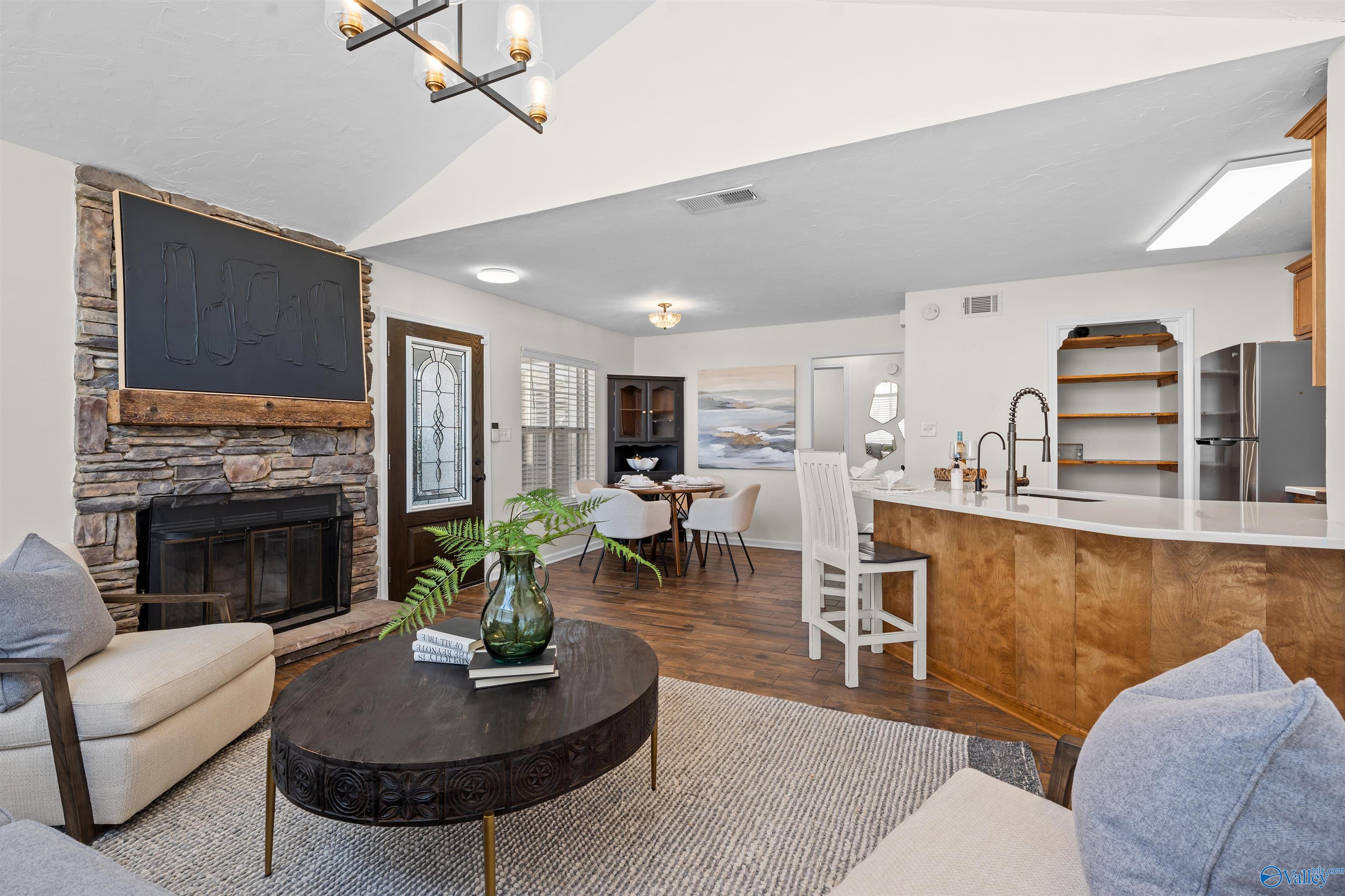 2 bed 2 bath condo in Madison City Schools District under 200K. Call your realtor today!