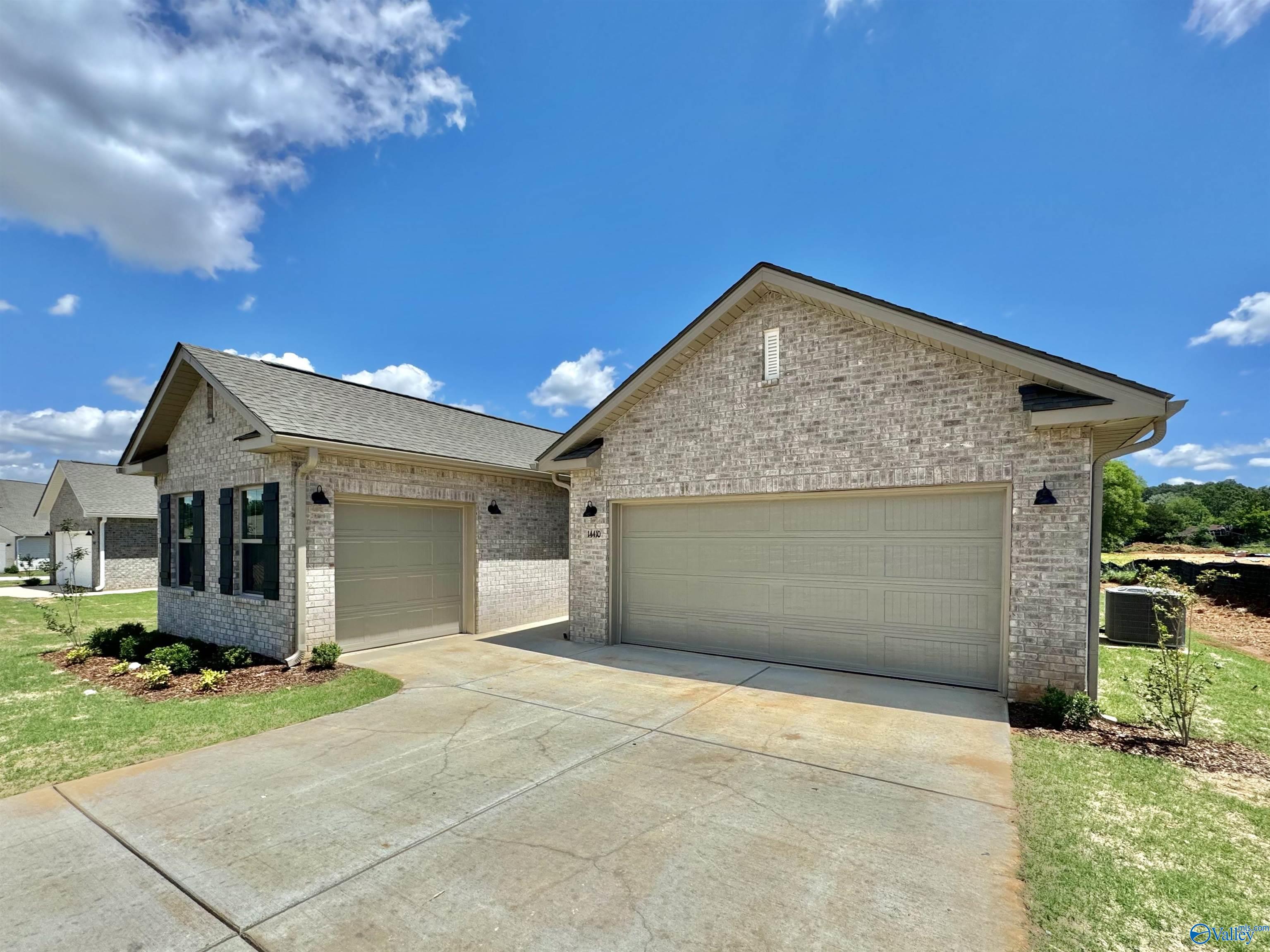 15557 Ruthie Lynn Drive, Athens, Alabama image 2